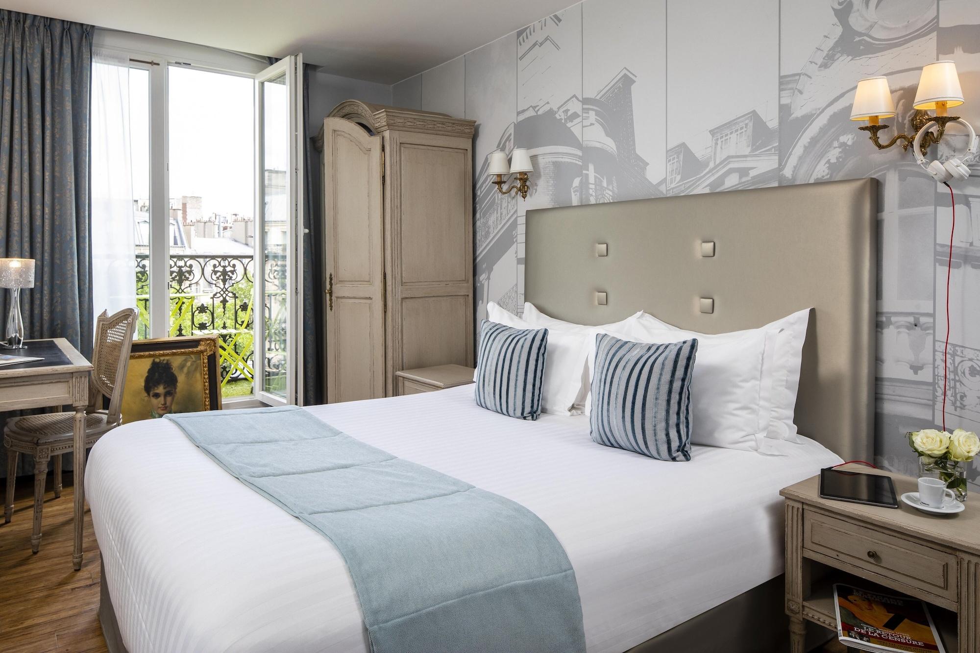 Hotel Plaza Elysées Parigi