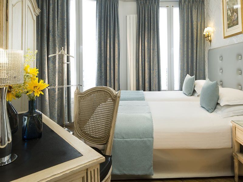 Hotel Plaza Elysées Parigi