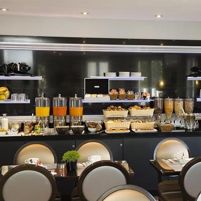 Hotel Plaza Elysées