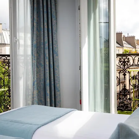 Plaza Elysées Hotel 4*