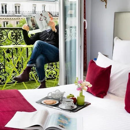 Plaza Elysées 4*