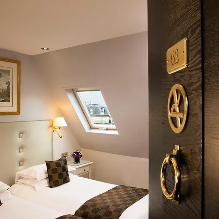 Hotel Plaza Elysées 4*