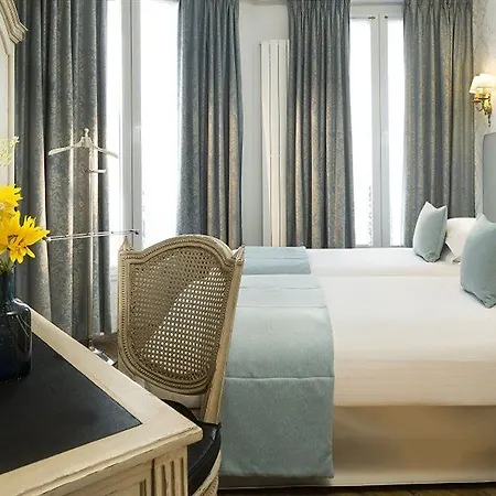 Hotel Plaza Elysées Parigi
