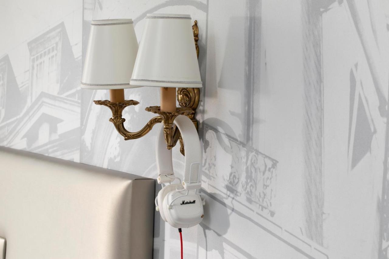 Plaza Elysees Hotel 4*