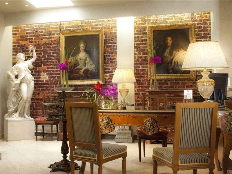 Hotel Plaza Elysees Paris