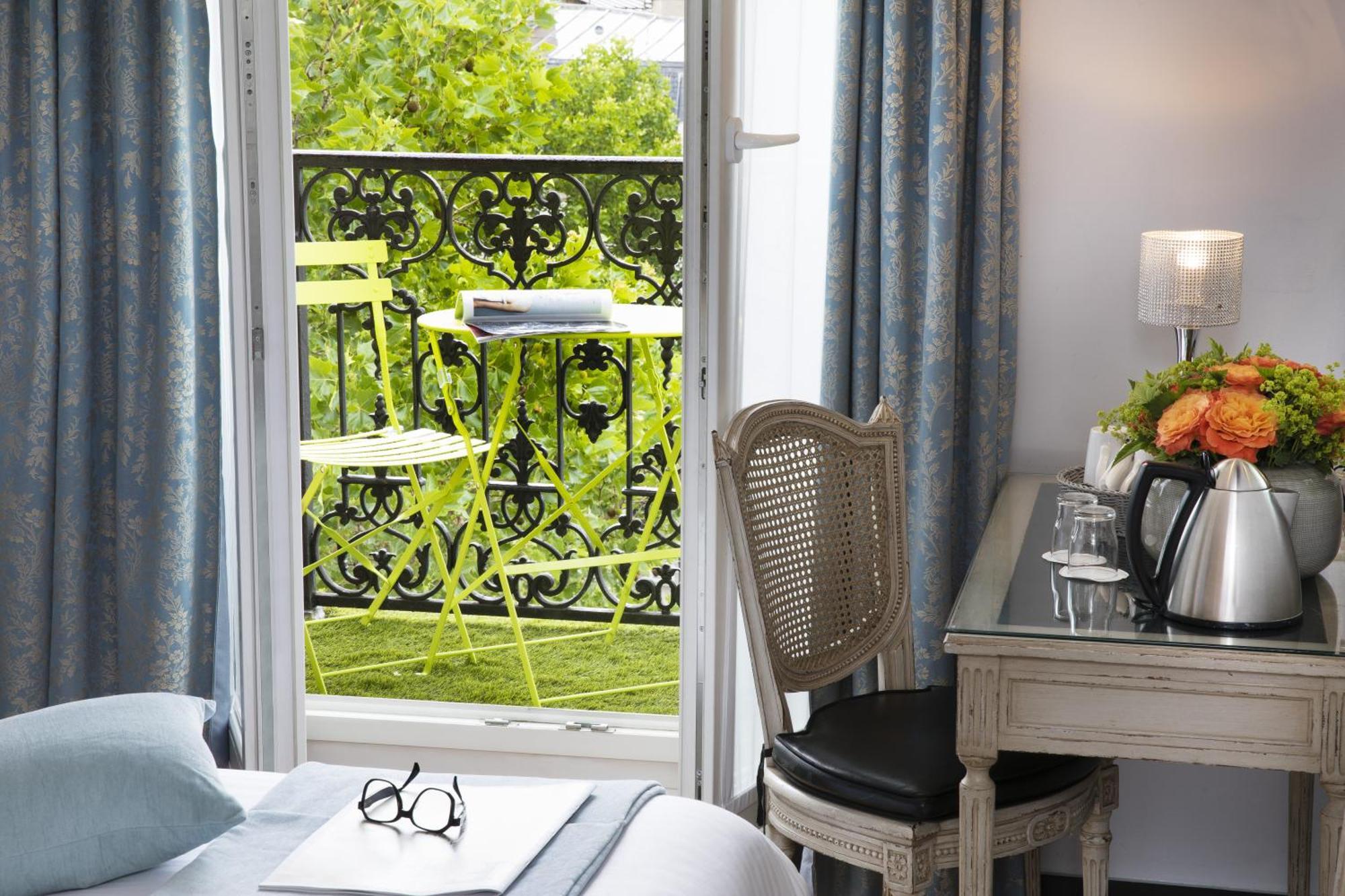 Hotel Plaza Elysees 4*