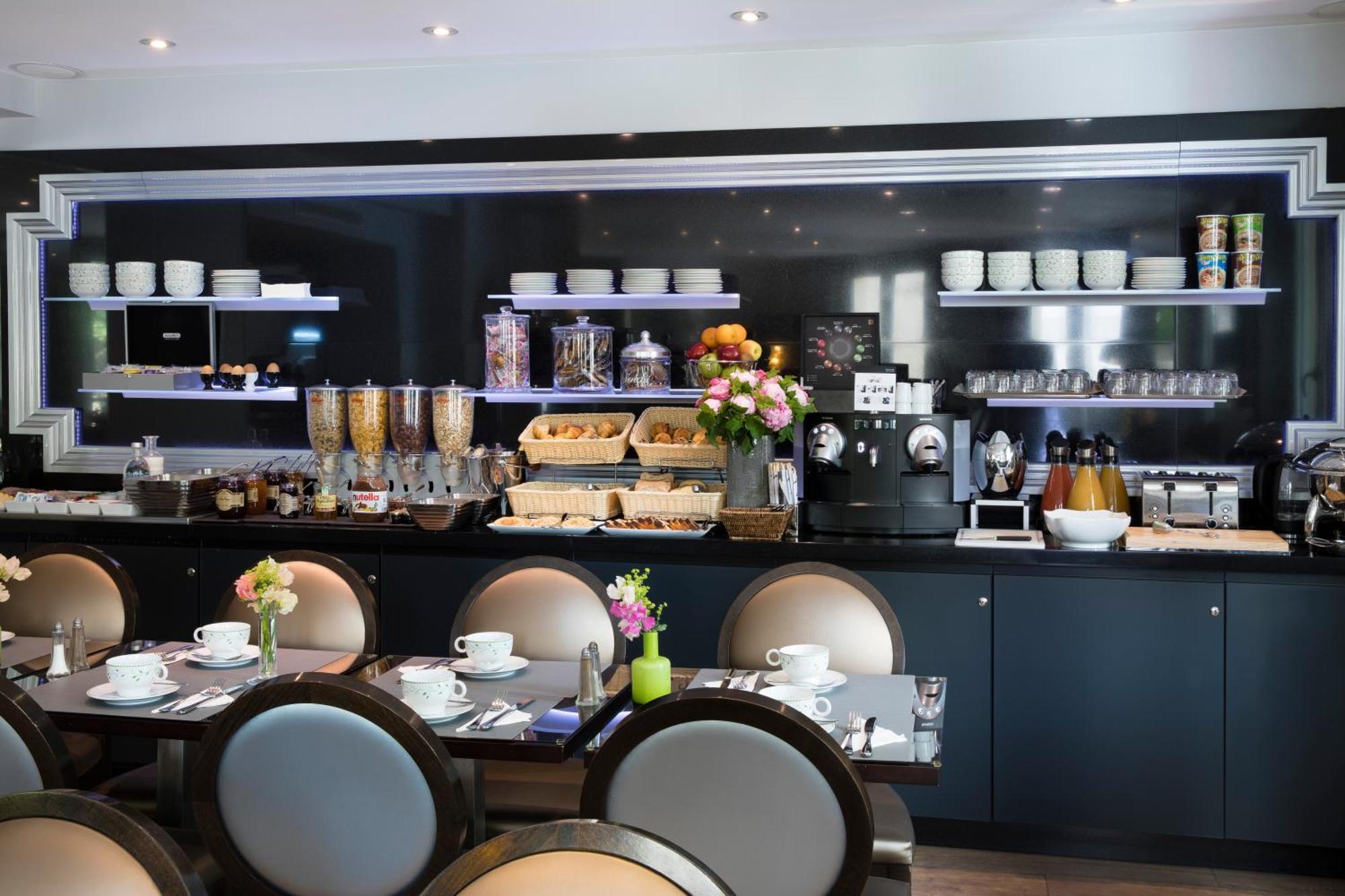 Hotel Plaza Elysees 4*