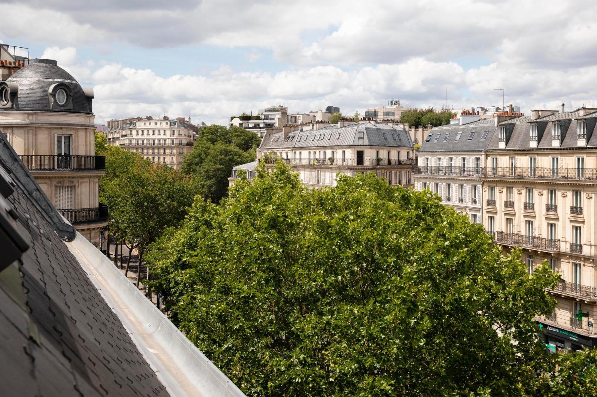 Hotel Plaza Elysees Paris
