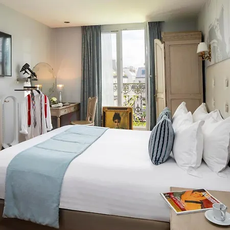Hotel Plaza Elysées