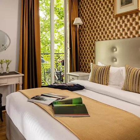 Hotel Plaza Elysées