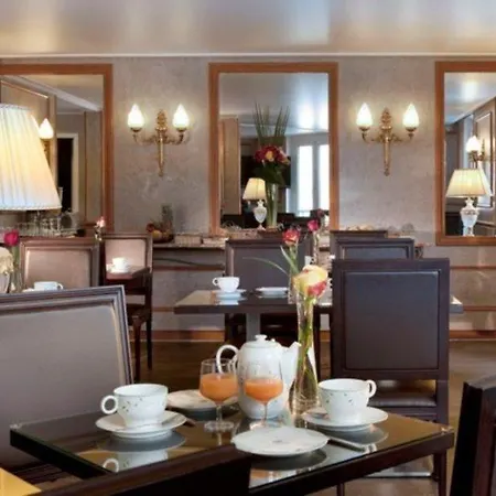 Plaza Elysées 4* Parigi