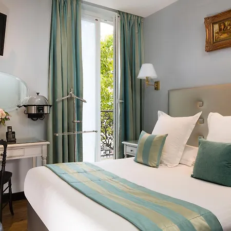 Hotel Plaza Elysées Parigi