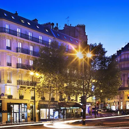 Hotel Plaza Elysées