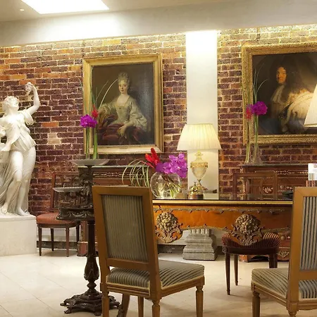Plaza Elysées 4* Parigi