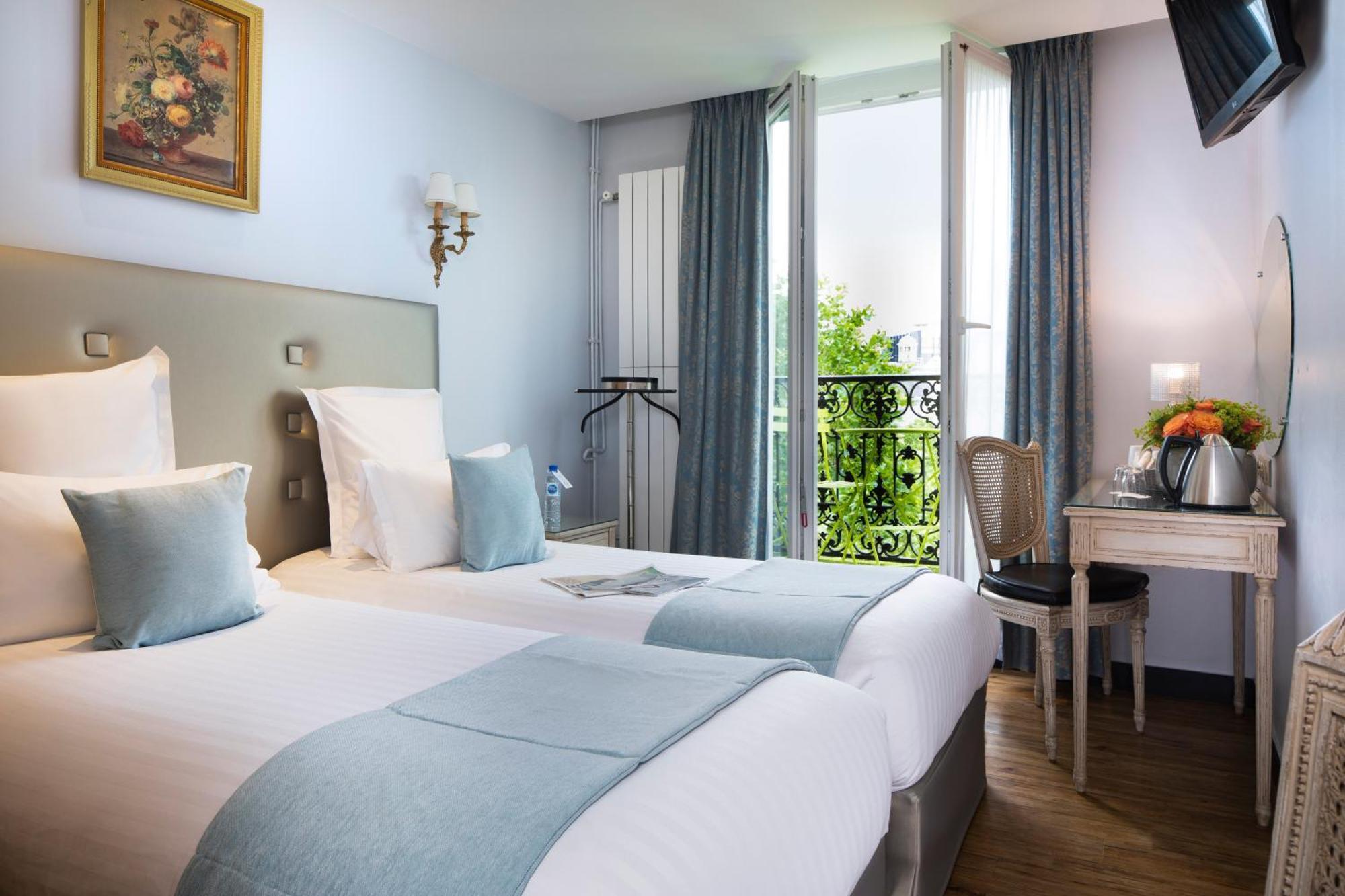 Plaza Elysées 4*